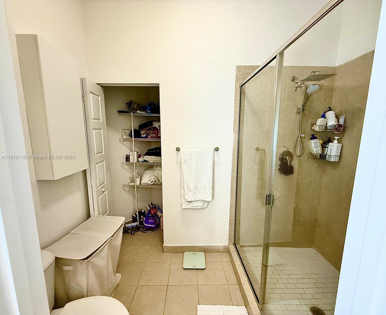 CHAMPION LAKES - Residential