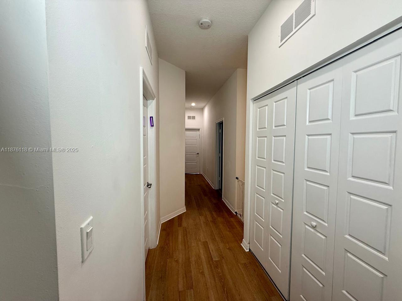 CHAMPION LAKES - Residential