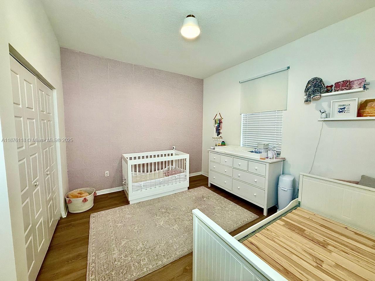 CHAMPION LAKES - Residential