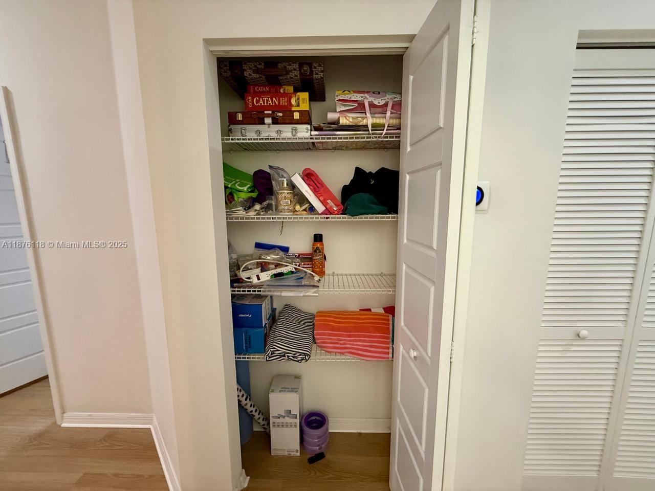 CHAMPION LAKES - Residential