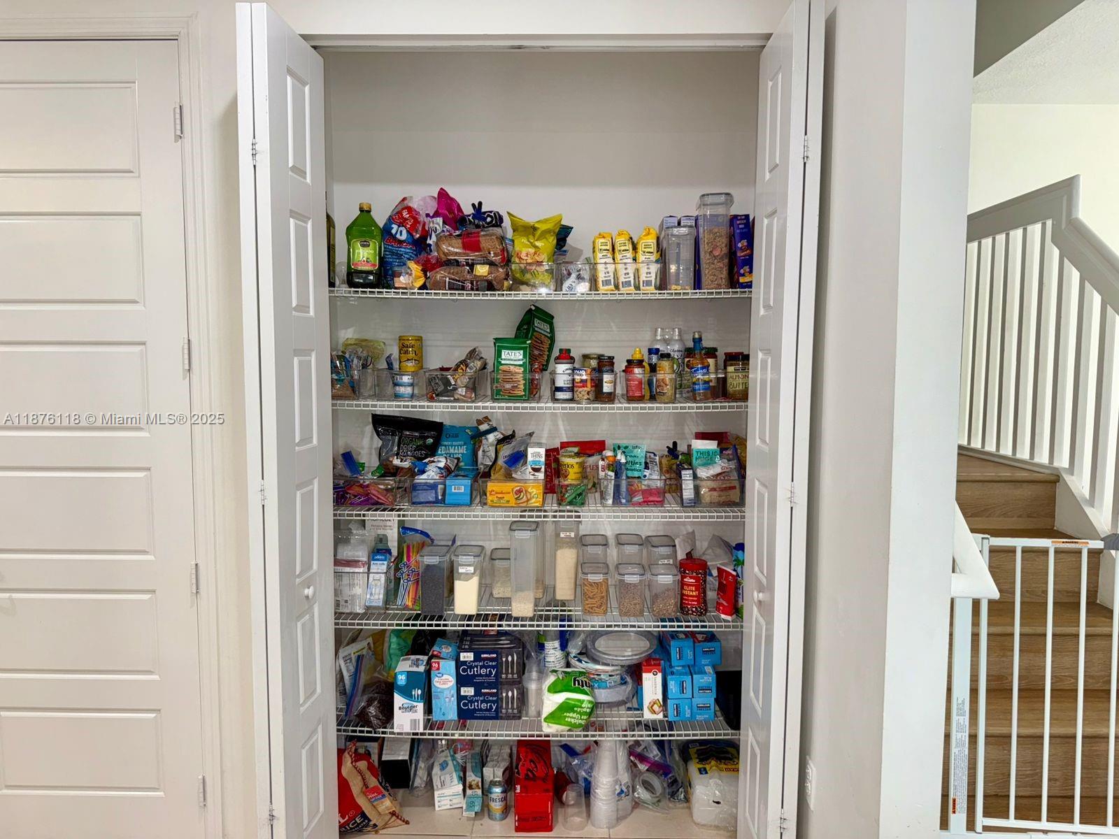 CHAMPION LAKES - Residential