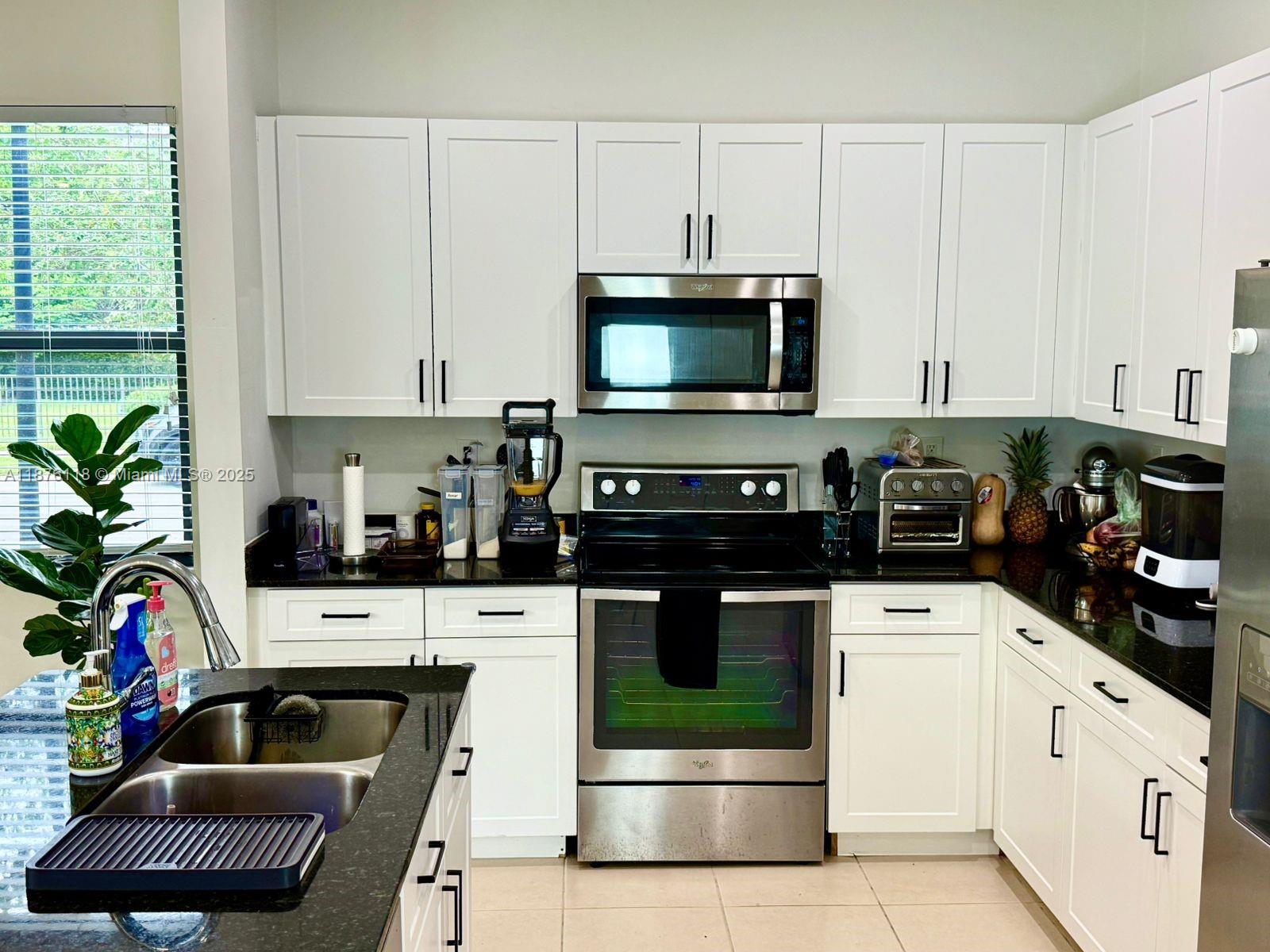 CHAMPION LAKES - Residential