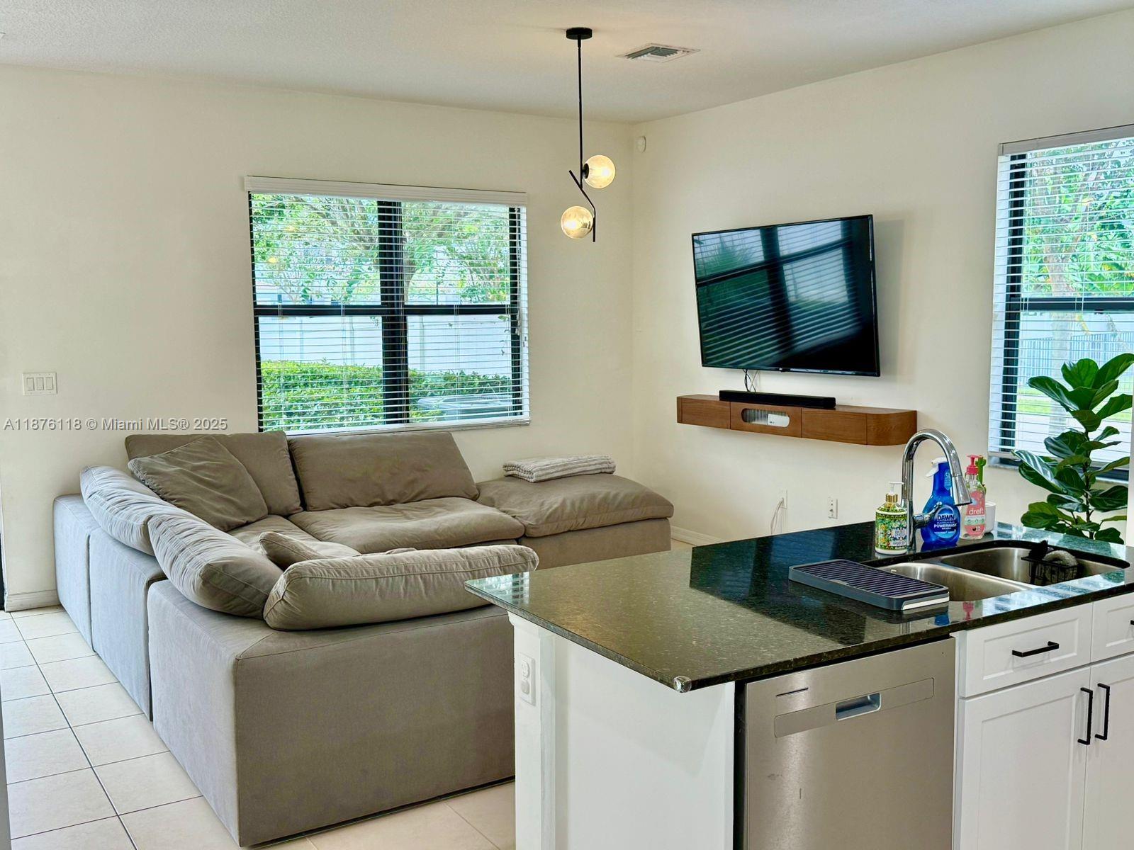 CHAMPION LAKES - Residential