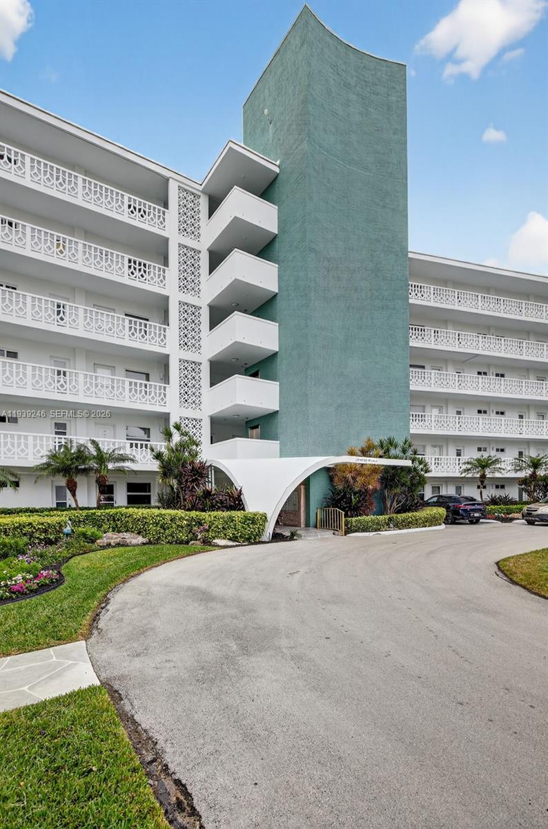 GOLDEN BAY TOWERS CO-OP - Residential