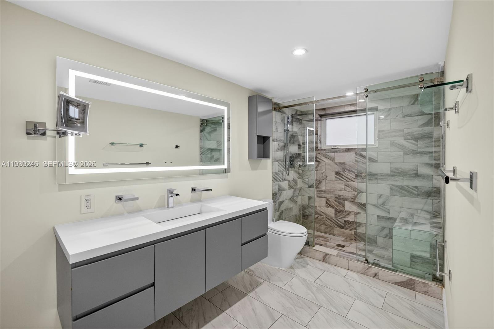 GOLDEN BAY TOWERS CO-OP - Residential