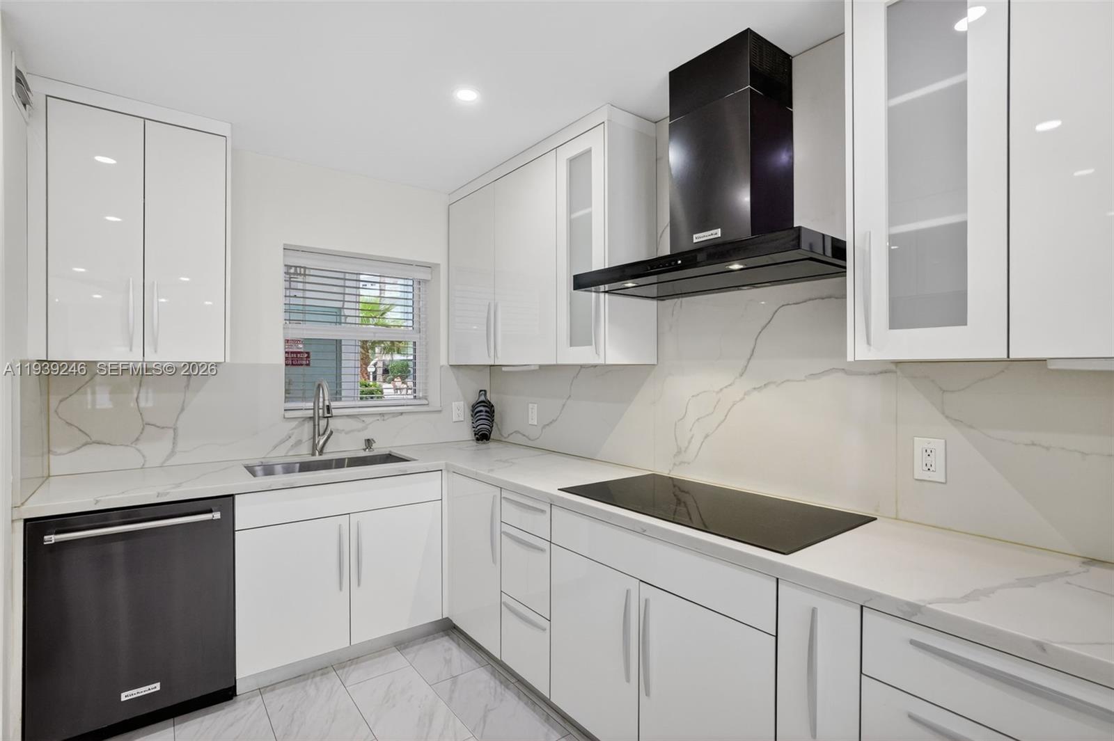 GOLDEN BAY TOWERS CO-OP - Residential