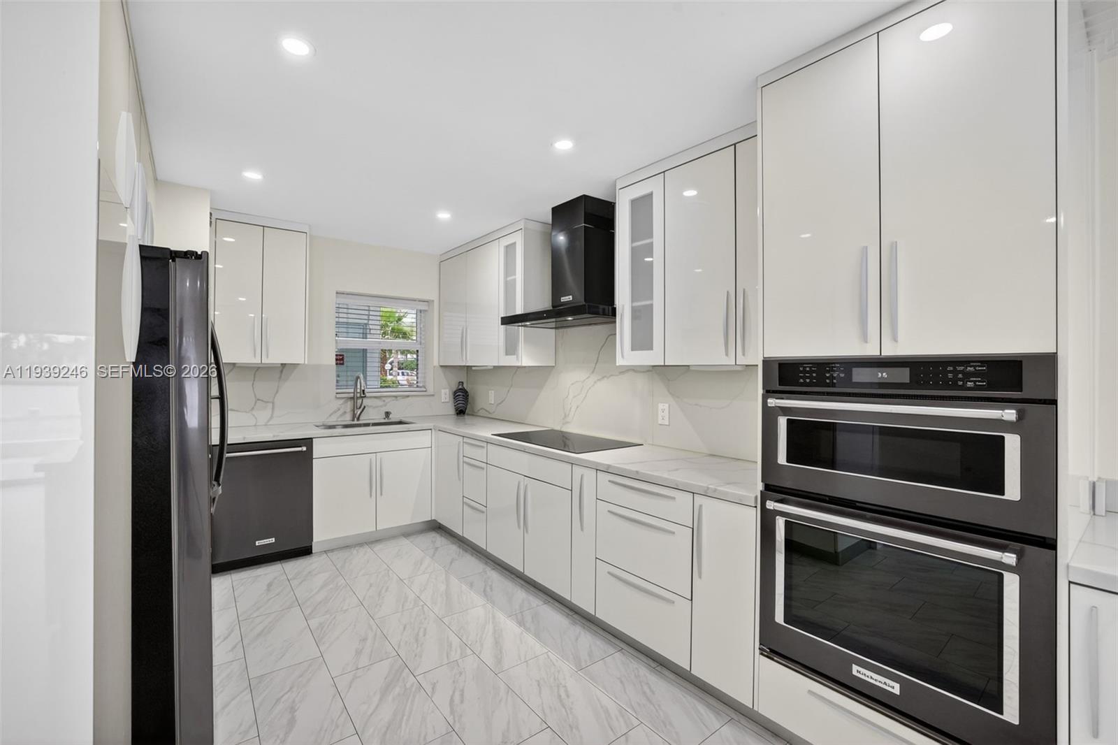 GOLDEN BAY TOWERS CO-OP - Residential