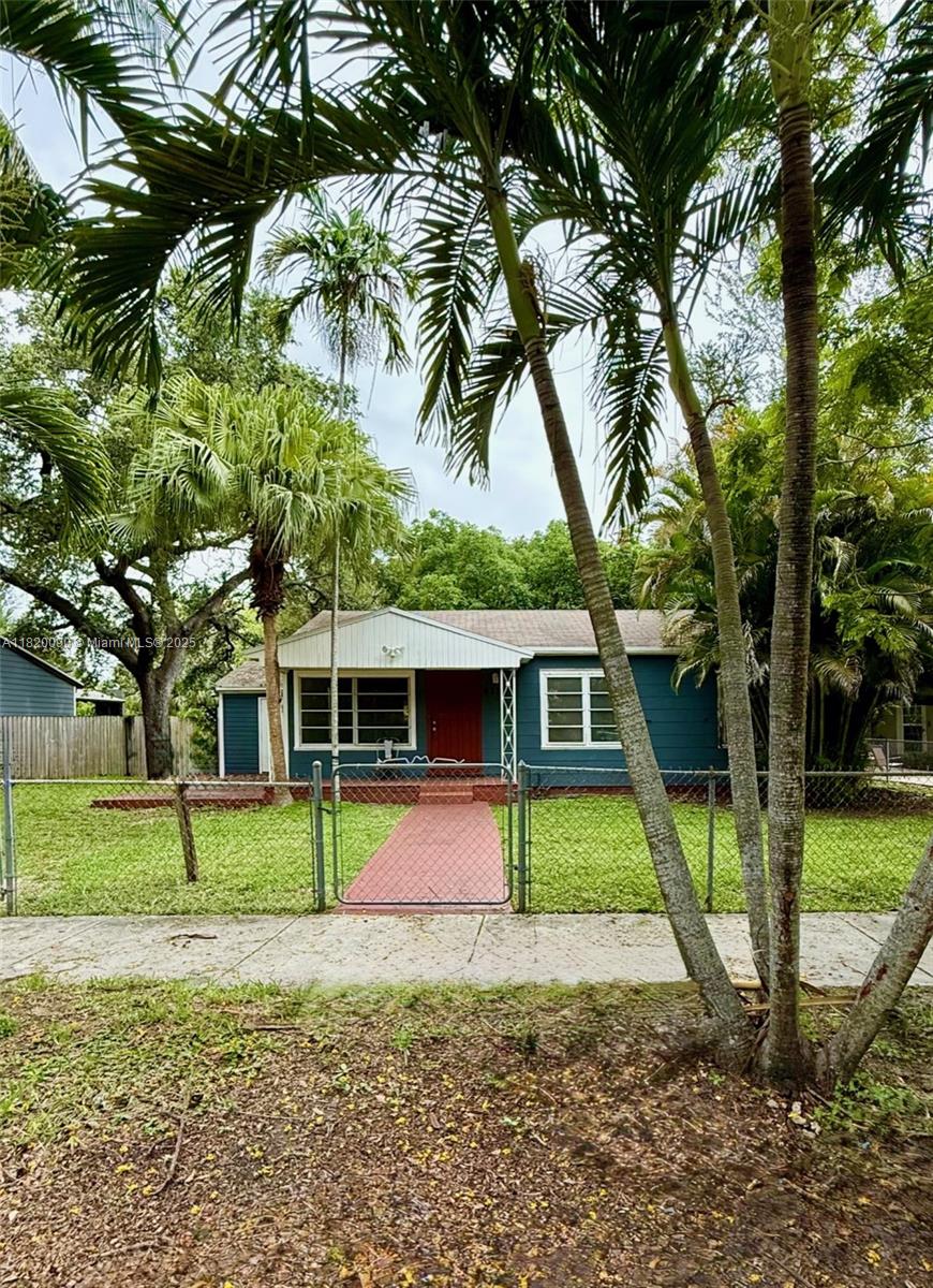 6731 S Waterway Dr, Miami, Broward County, Florida - 3 Bedrooms  
1 Bathrooms - 