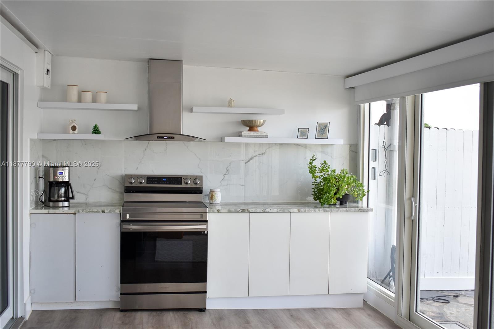 LA BEAU ACRES FIRST UNIT - Residential