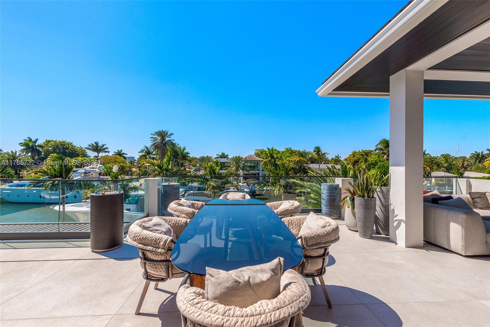 ISLA BAHIA - Residential
