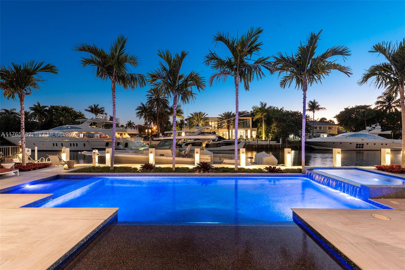 ISLA BAHIA - Residential