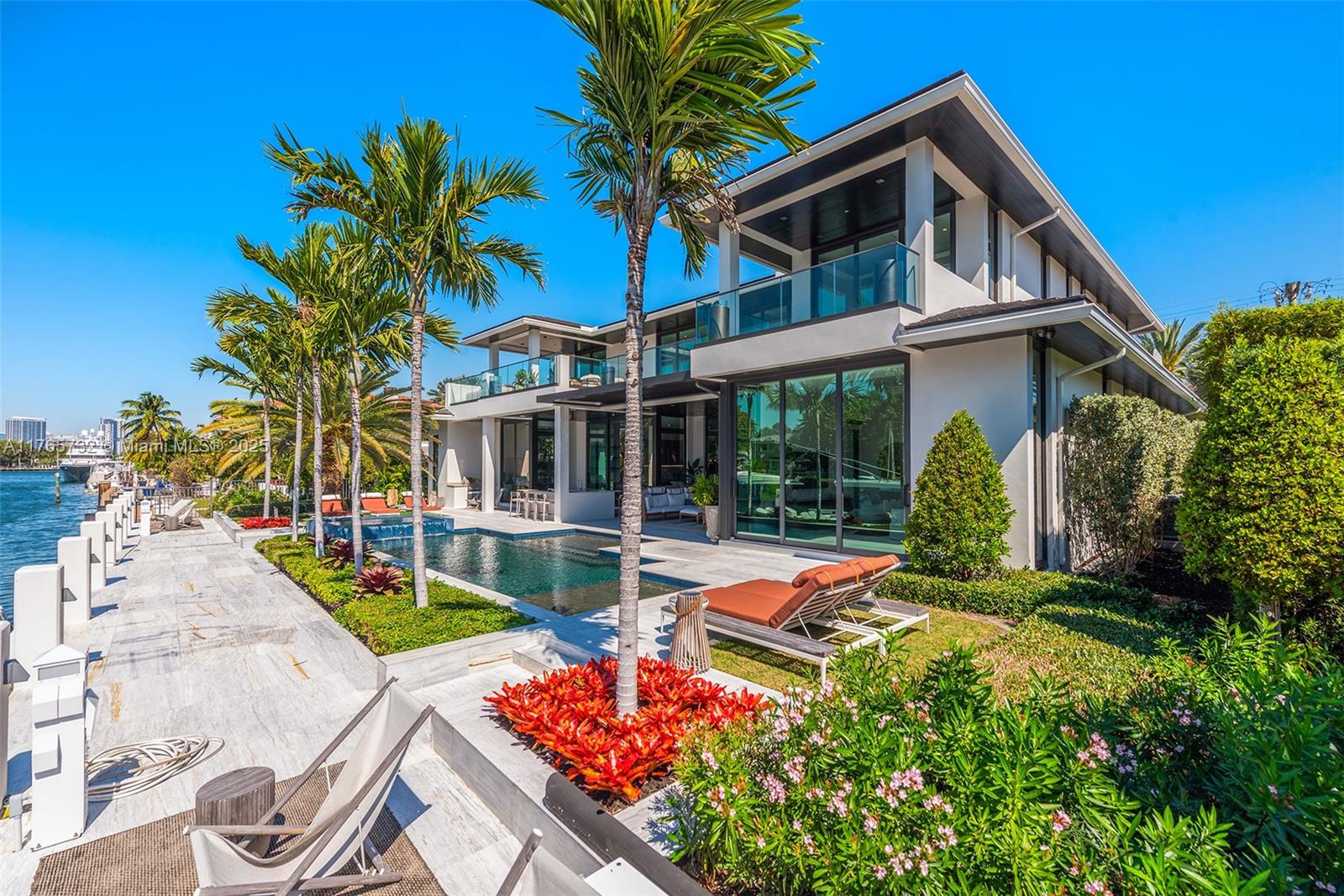 ISLA BAHIA - Residential