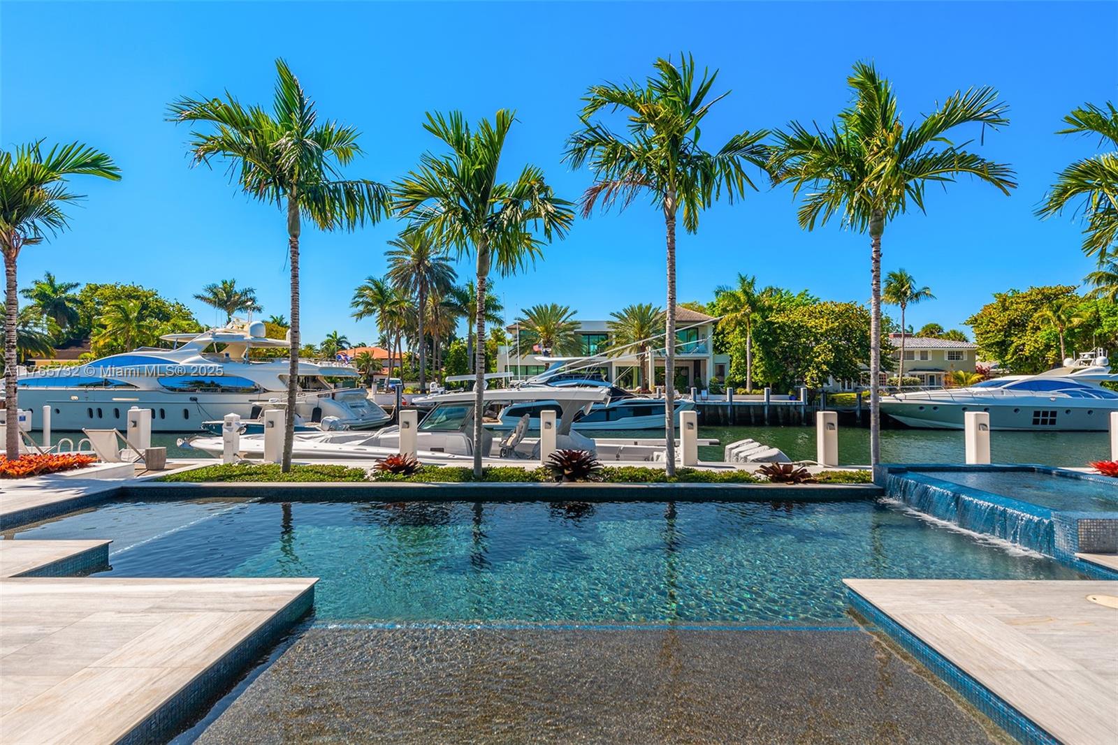 ISLA BAHIA - Residential