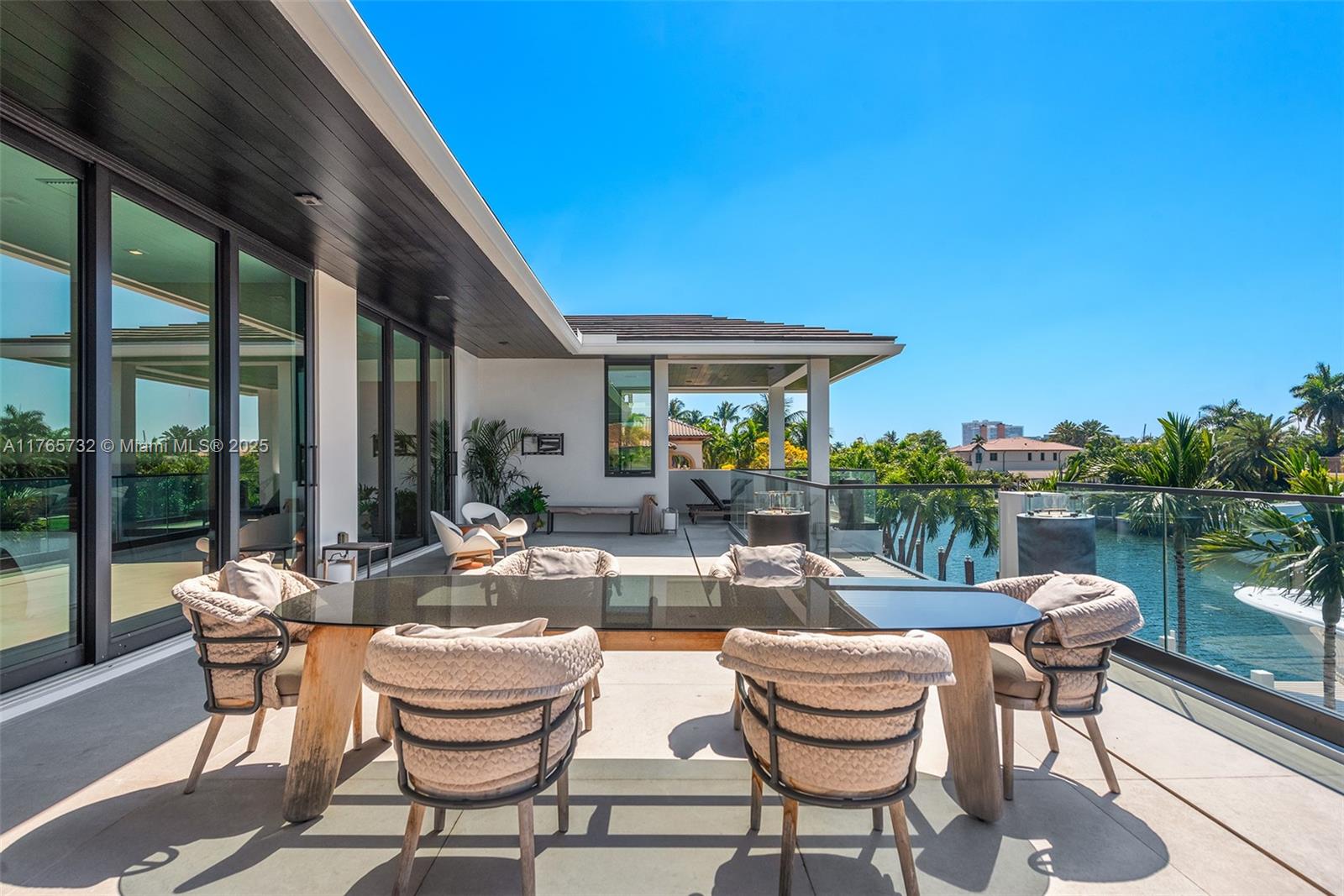 ISLA BAHIA - Residential