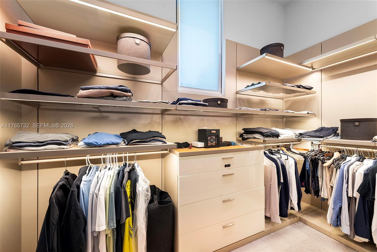 ISLA BAHIA - Residential