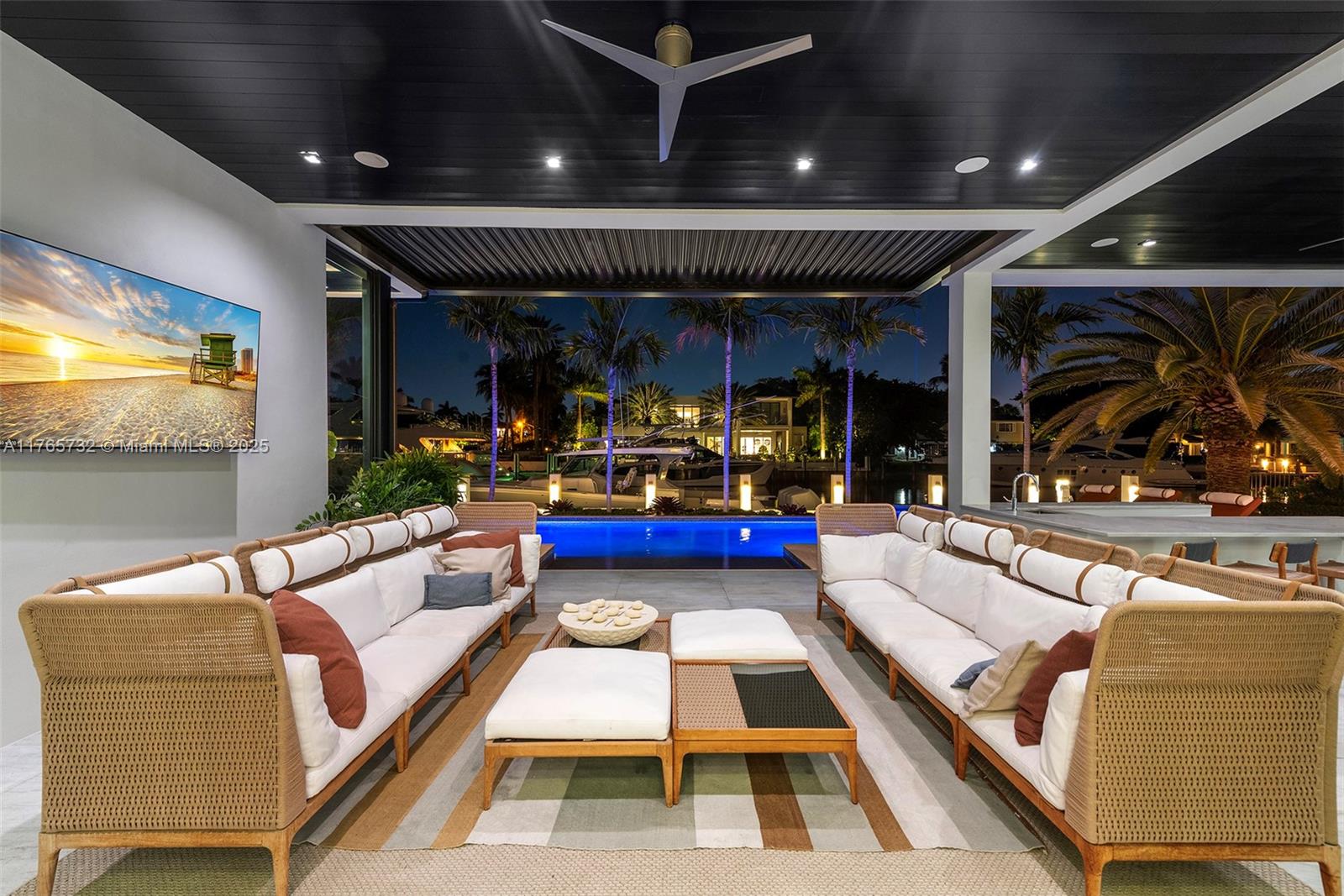 ISLA BAHIA - Residential