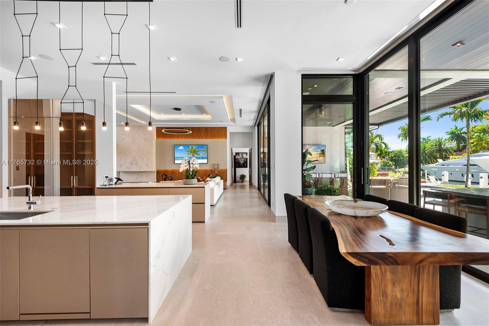 ISLA BAHIA - Residential