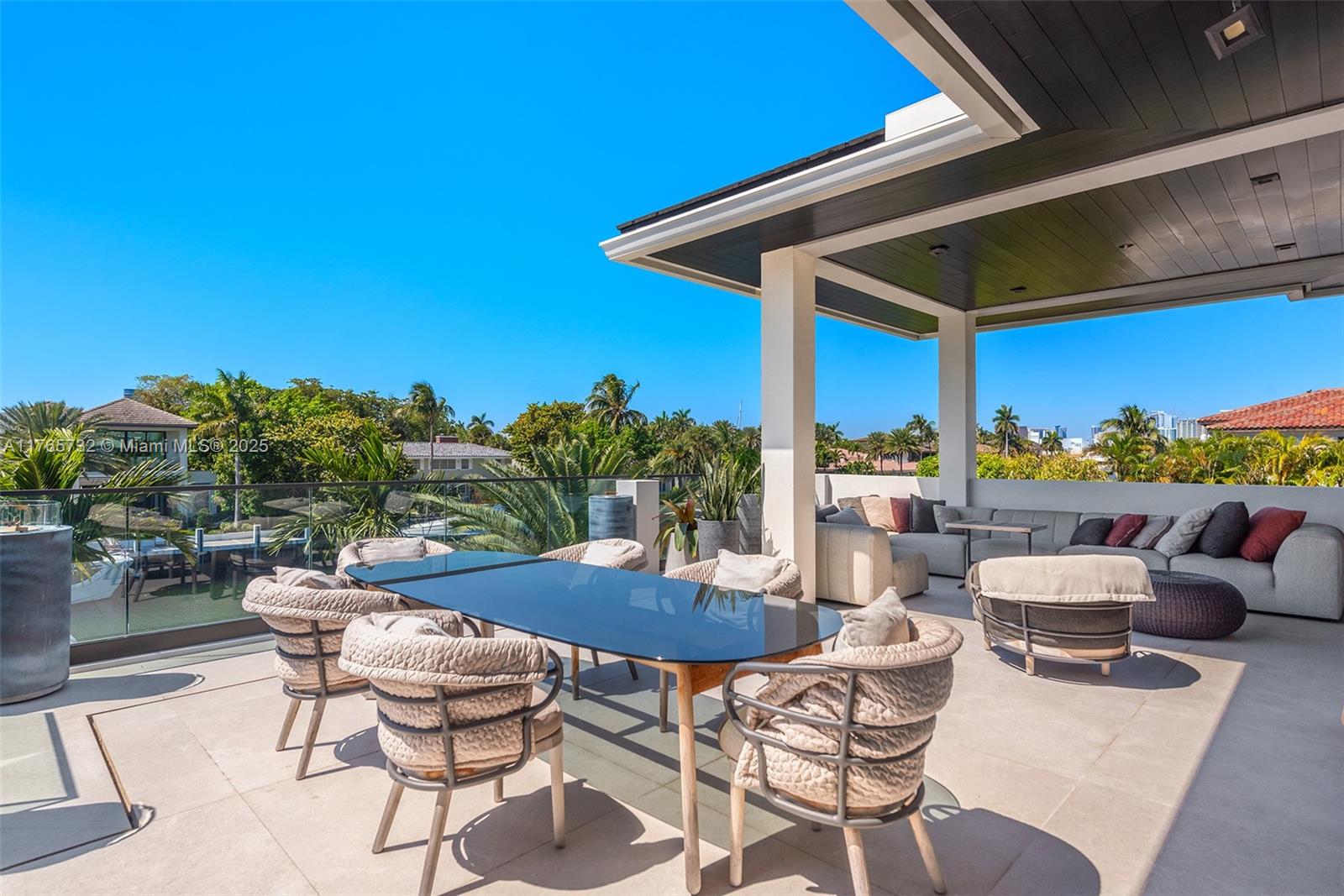 ISLA BAHIA - Residential