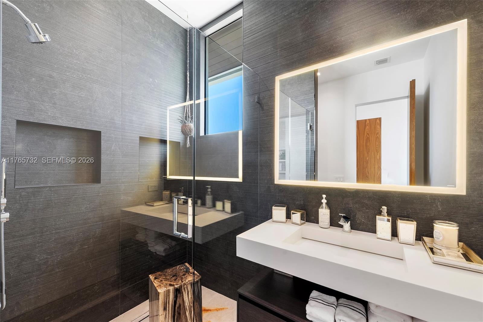 ISLA BAHIA - Residential