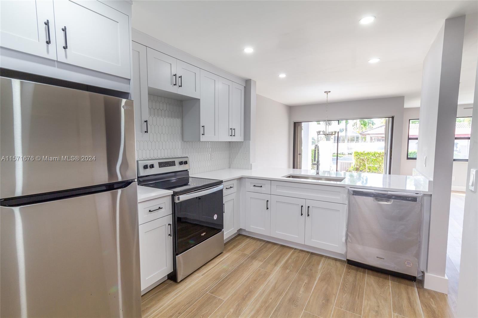 PEMBROKE LAKES SEC EIGHT - Residential Lease