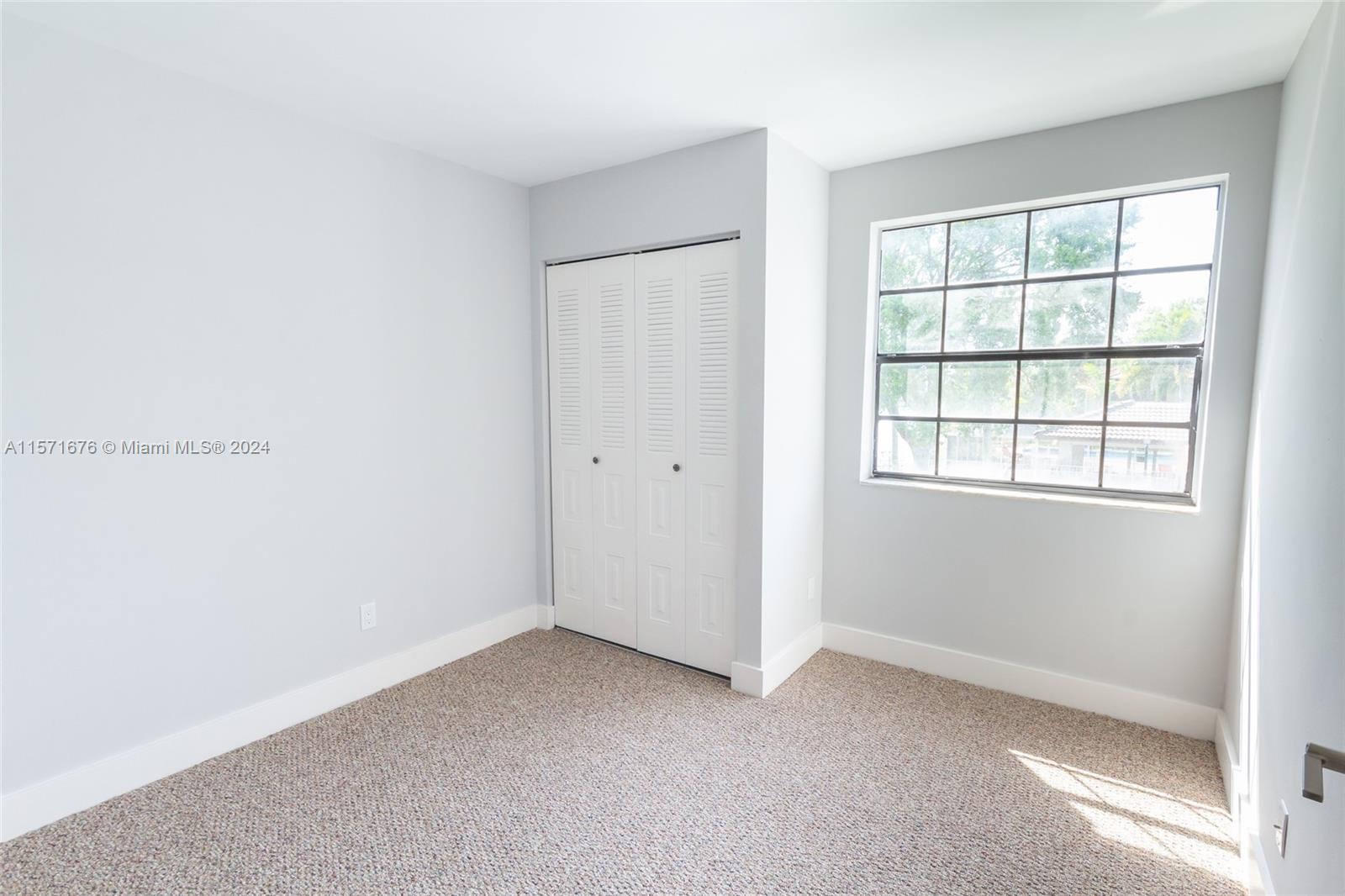 PEMBROKE LAKES SEC EIGHT - Residential Lease