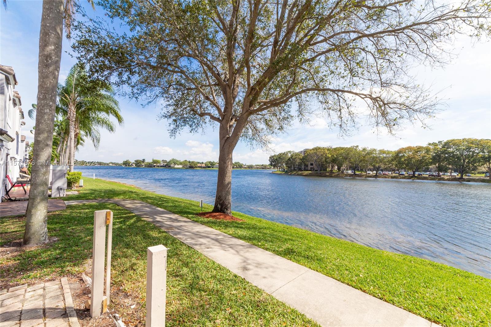 PEMBROKE LAKES SEC EIGHT - Residential Lease