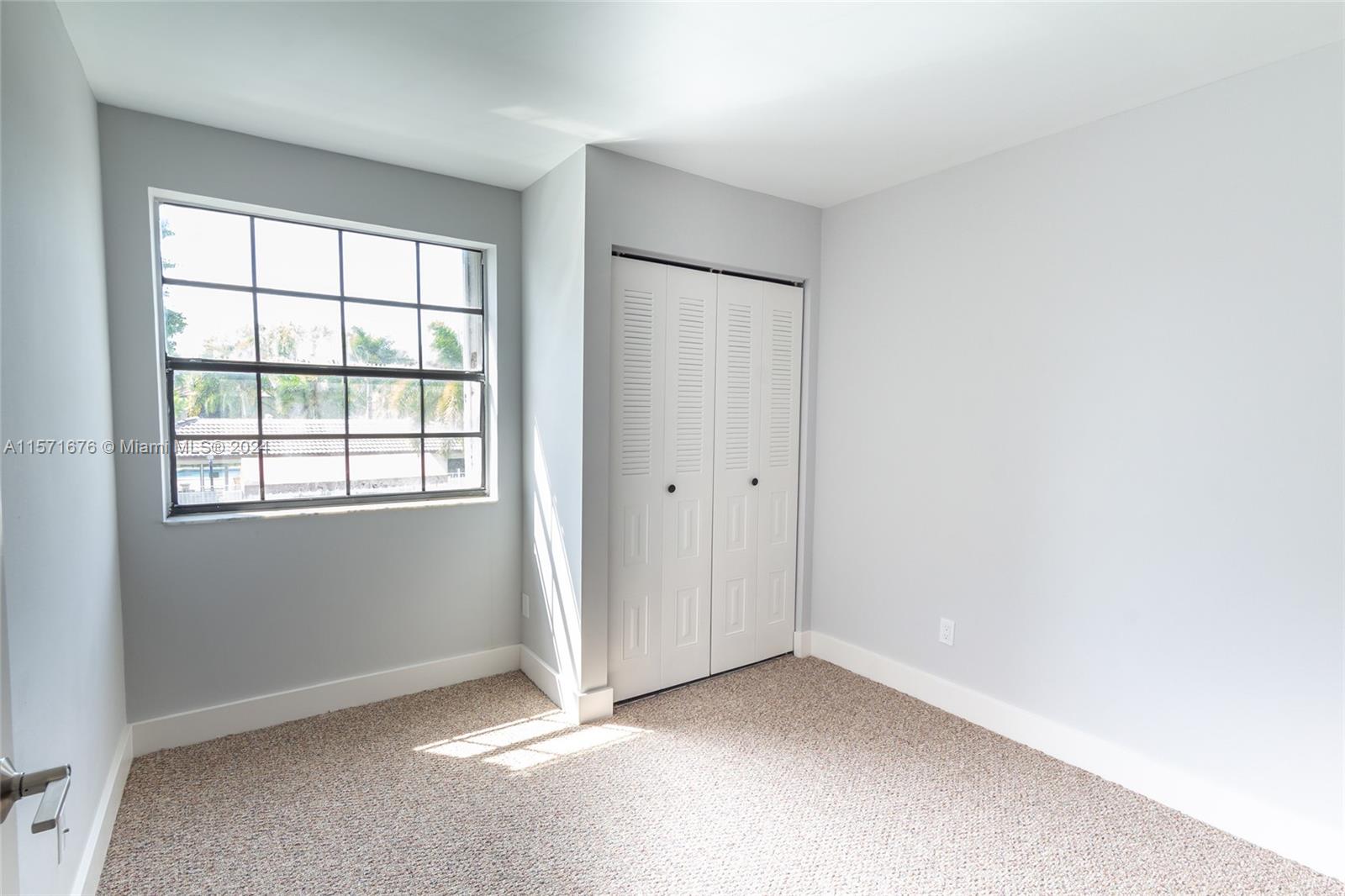 PEMBROKE LAKES SEC EIGHT - Residential Lease