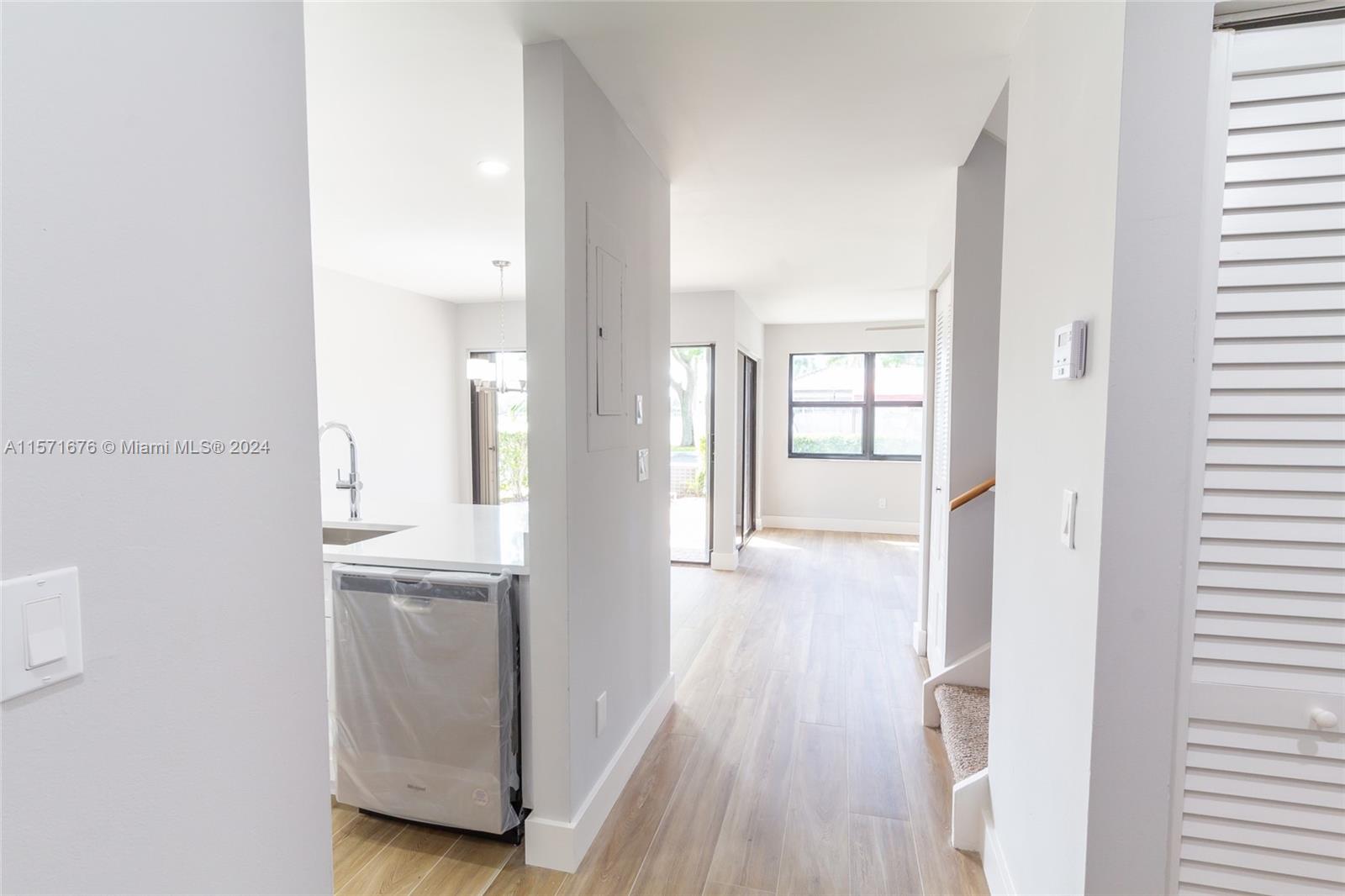 PEMBROKE LAKES SEC EIGHT - Residential Lease