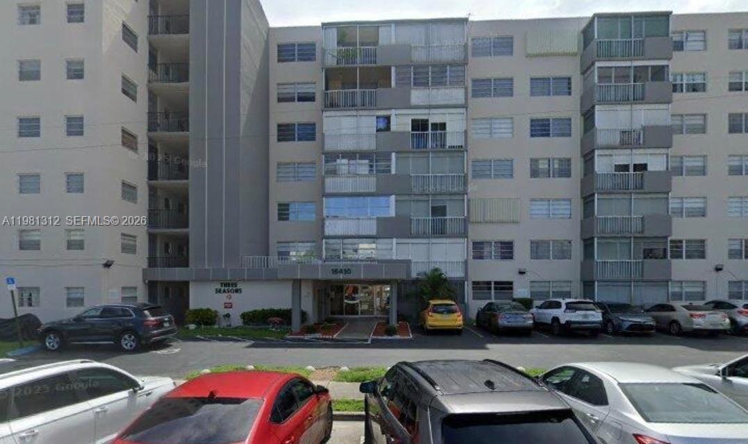 THREE SEASONS CONDO BLDG - Residential