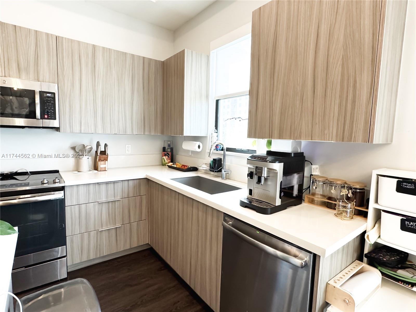 HIGHLAND AT PARK CENTRAL - Residential