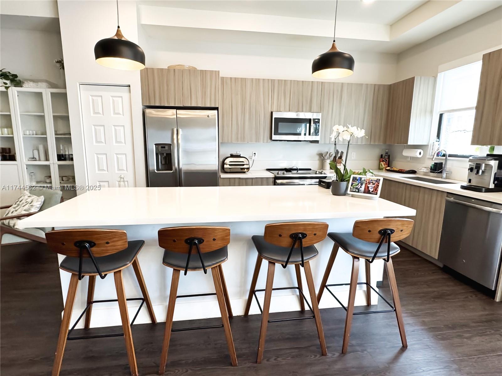 HIGHLAND AT PARK CENTRAL - Residential