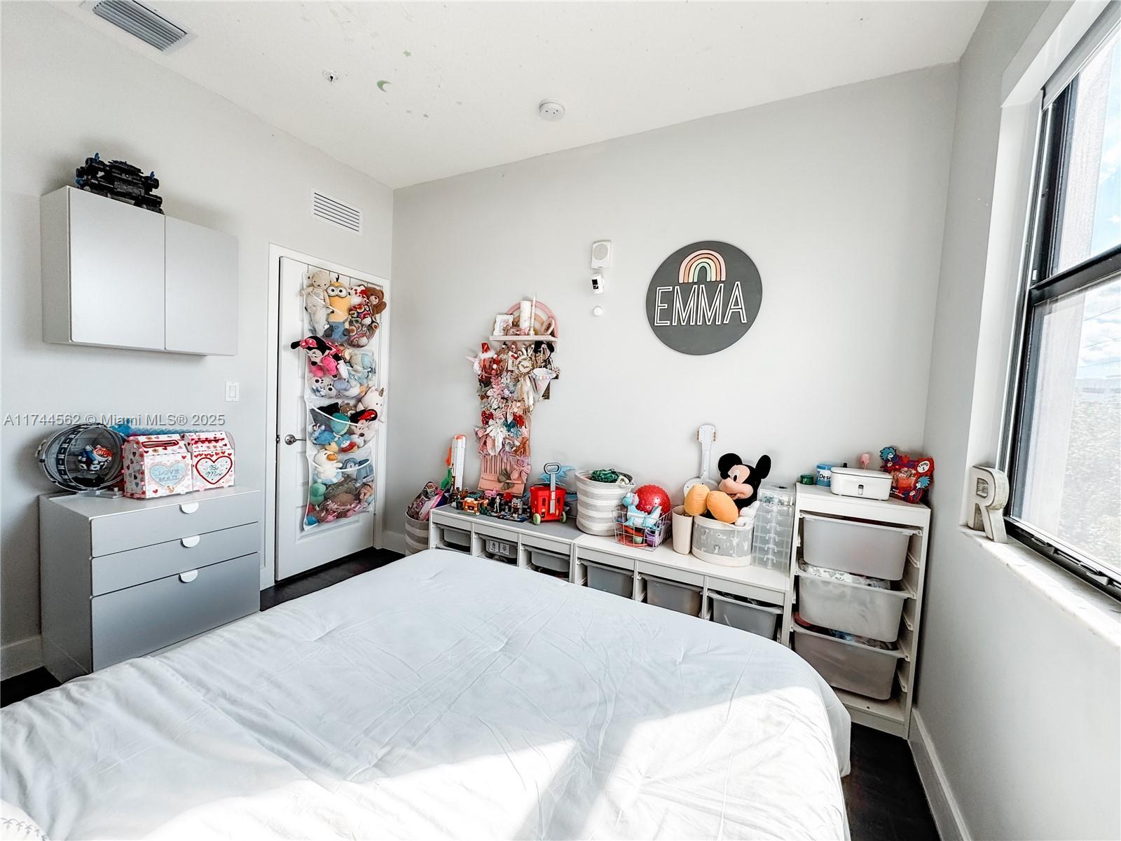 HIGHLAND AT PARK CENTRAL - Residential