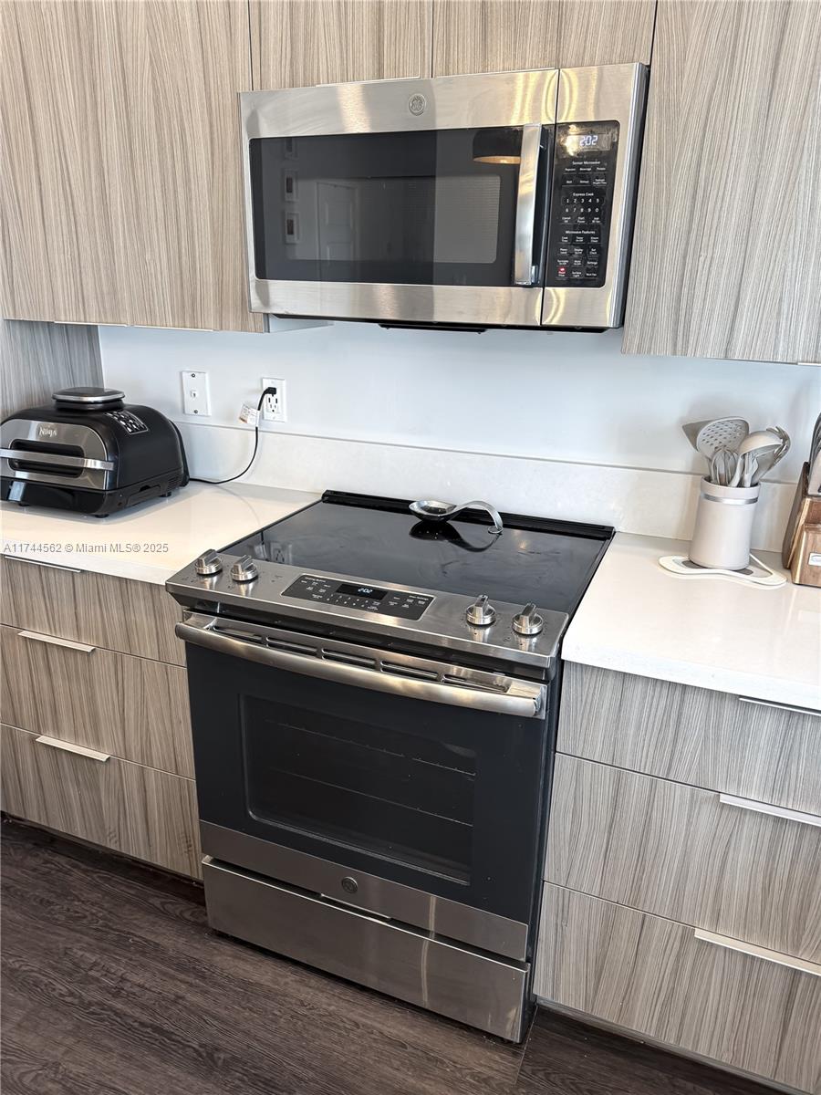 HIGHLAND AT PARK CENTRAL - Residential