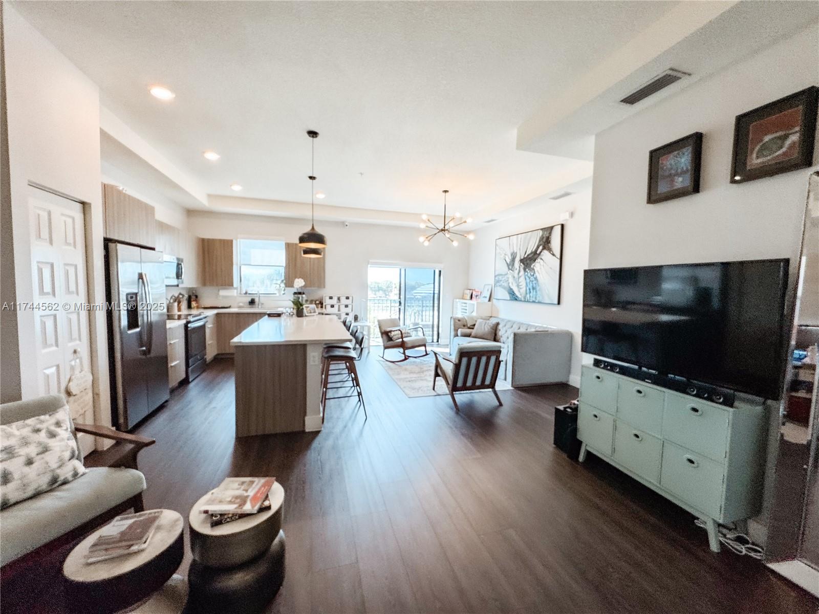 HIGHLAND AT PARK CENTRAL - Residential