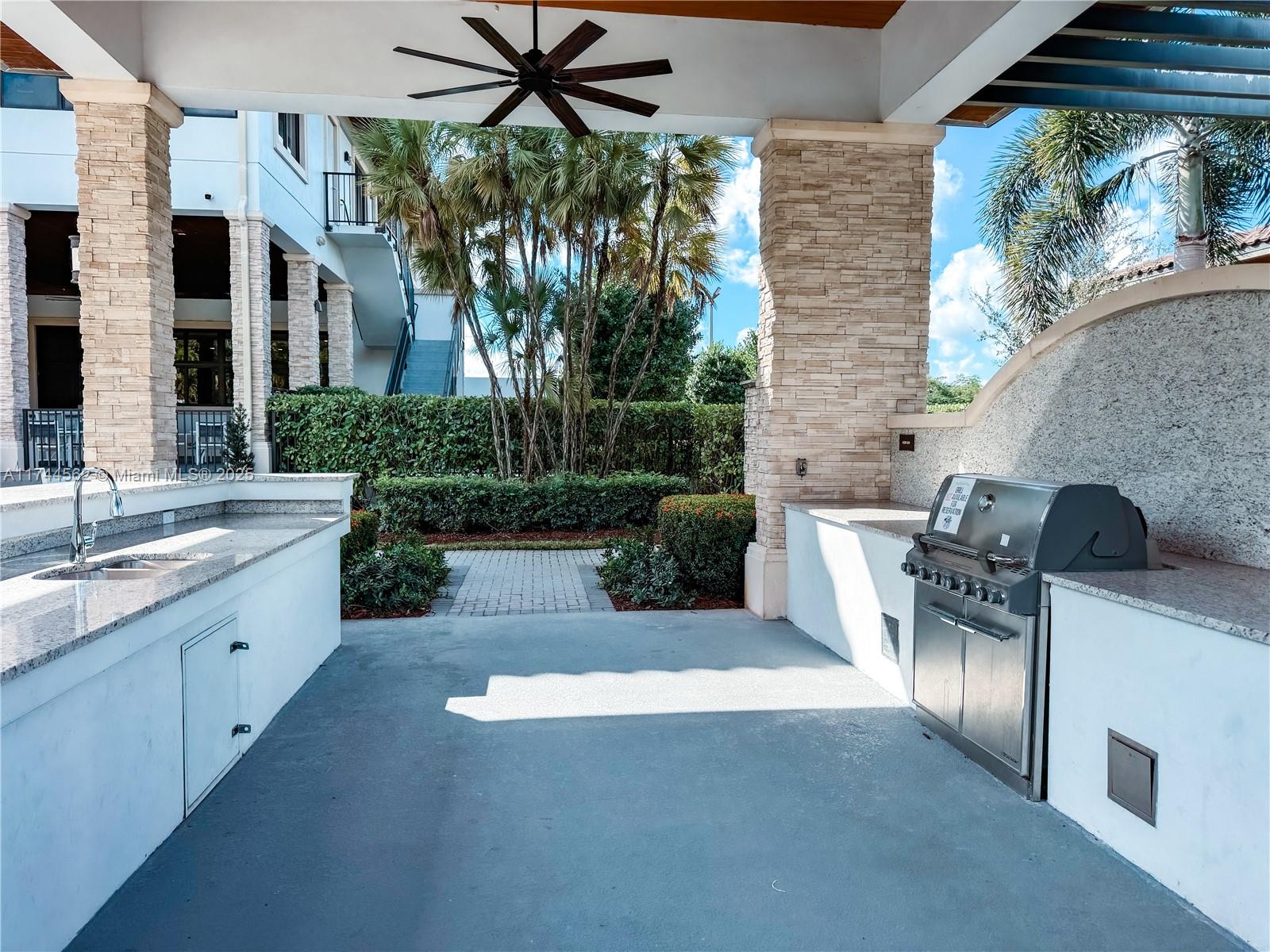 HIGHLAND AT PARK CENTRAL - Residential