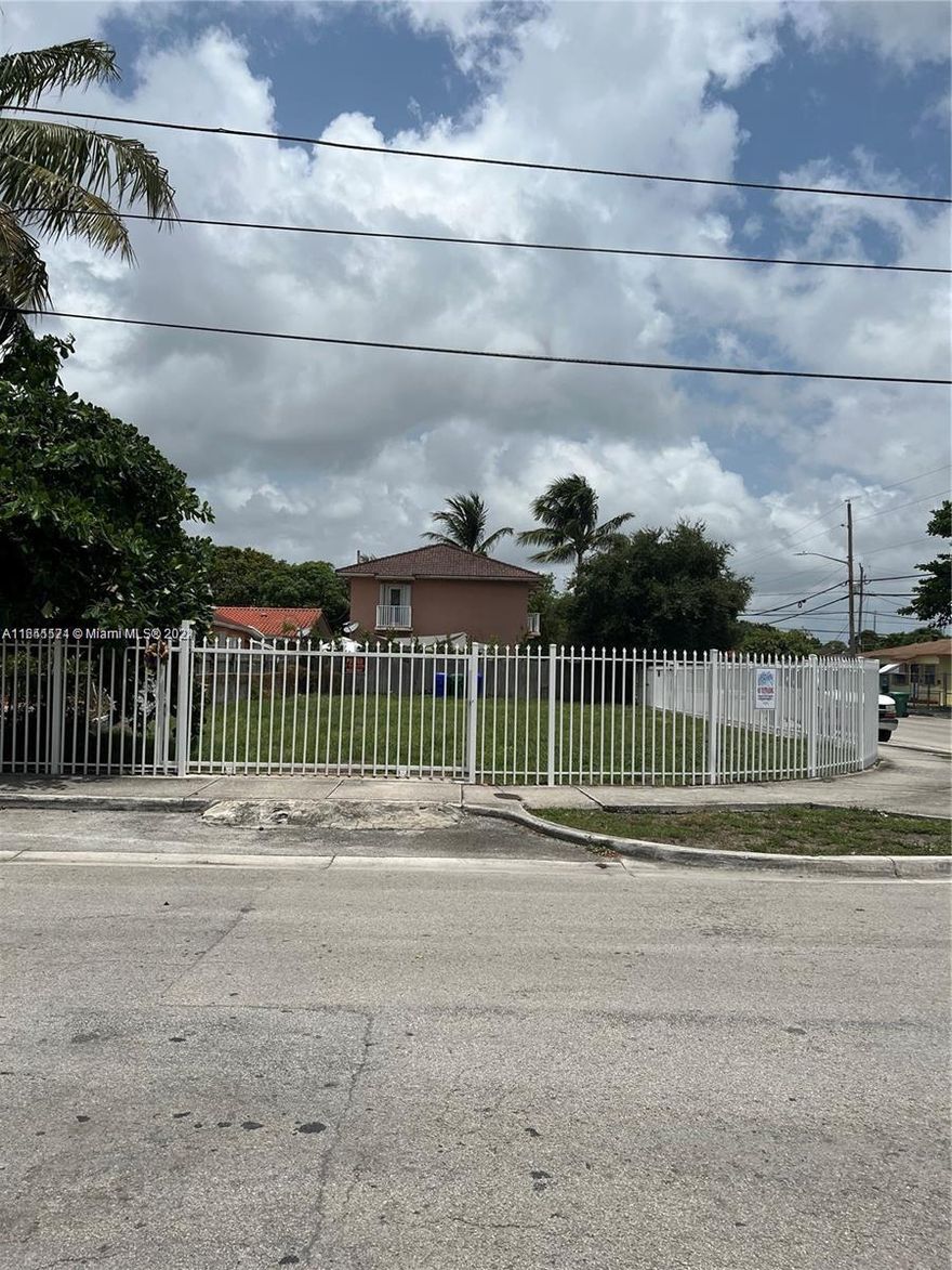 Vacant lot opportunity in Allapattah two blcks N of the Rubell Museum and LEKU restaurant with much more to come. This area is becoming the next Wynwood. This 5,000 Sq Ft corner lot is Zoned T3-0. The property is ready for you to build the home of your dreams or an amazing Duplex.