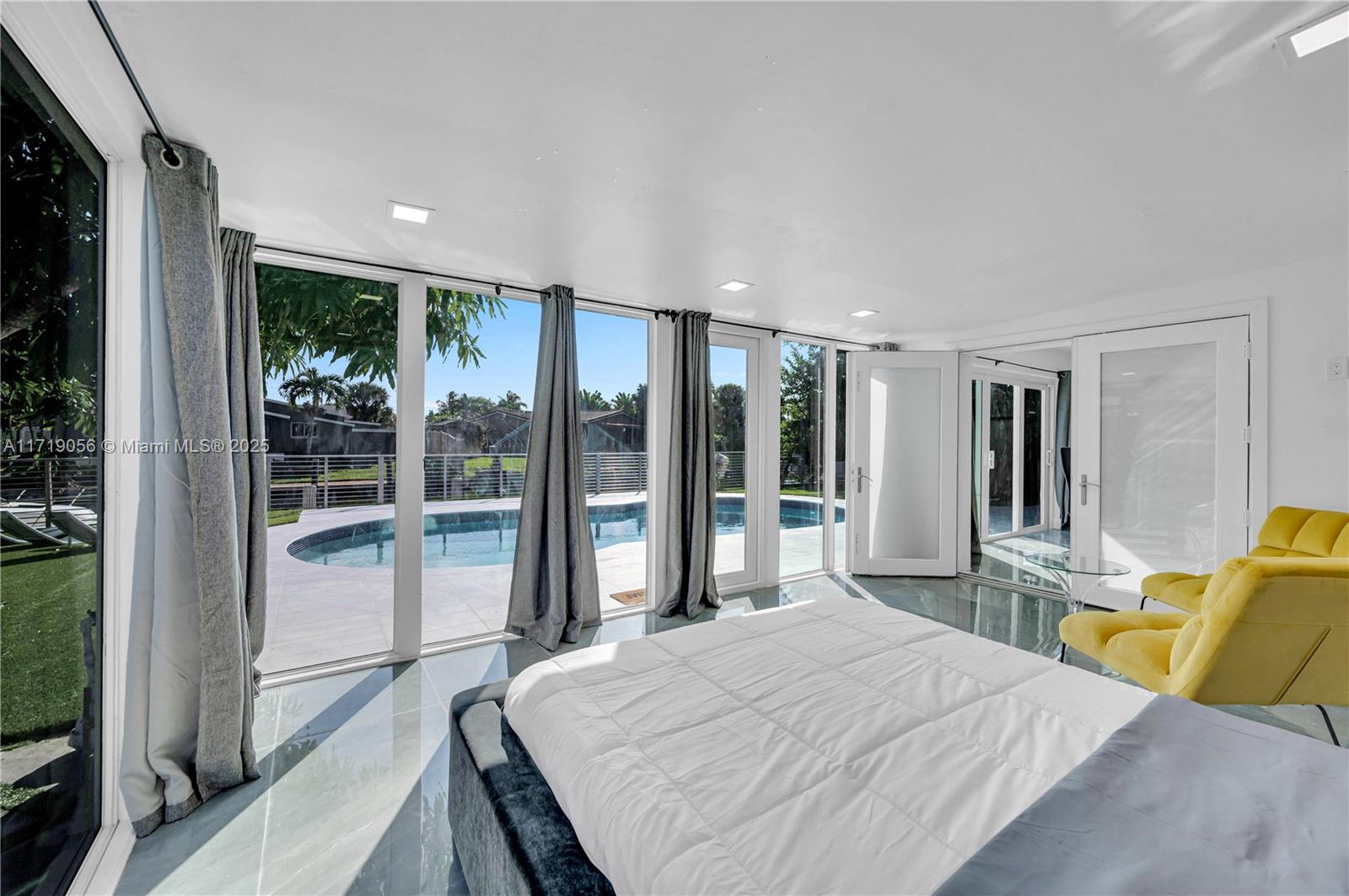 AVON ISLES - Residential