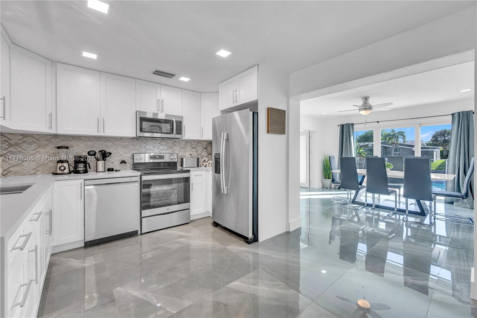 AVON ISLES - Residential