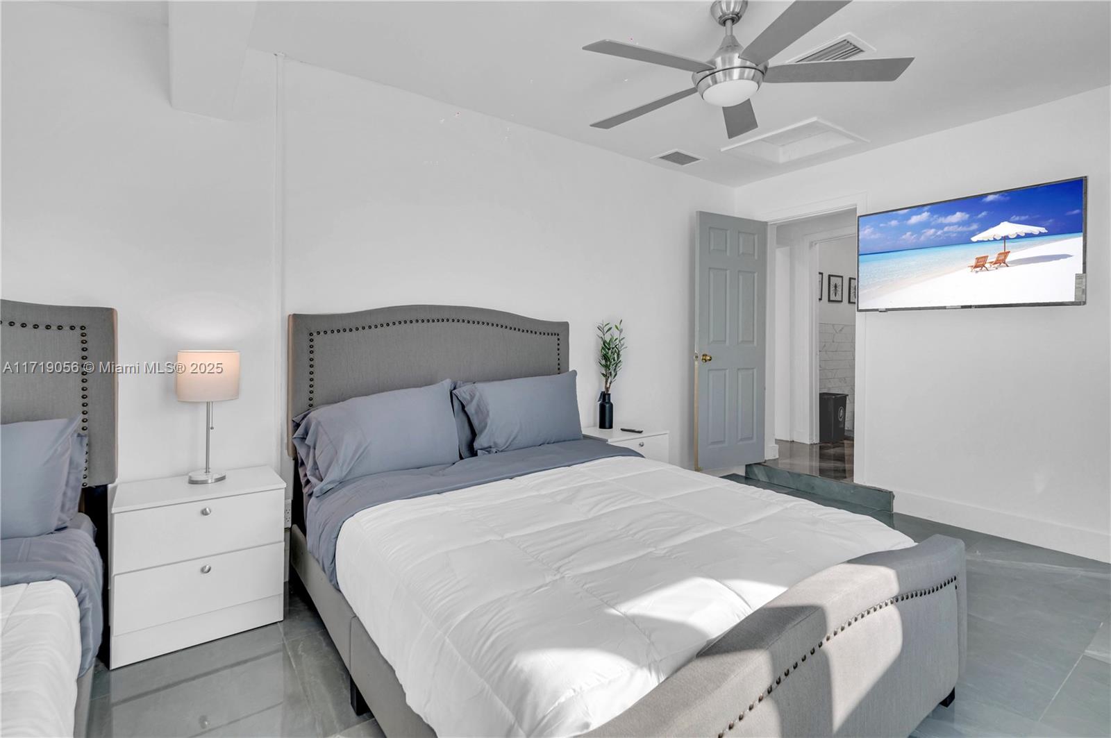 AVON ISLES - Residential