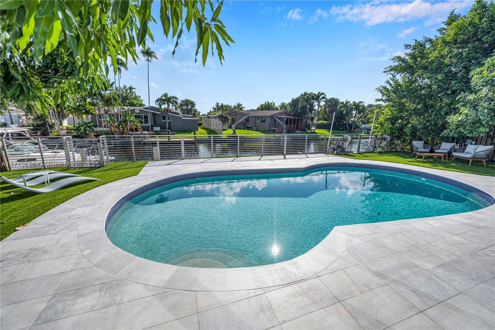 AVON ISLES - Residential
