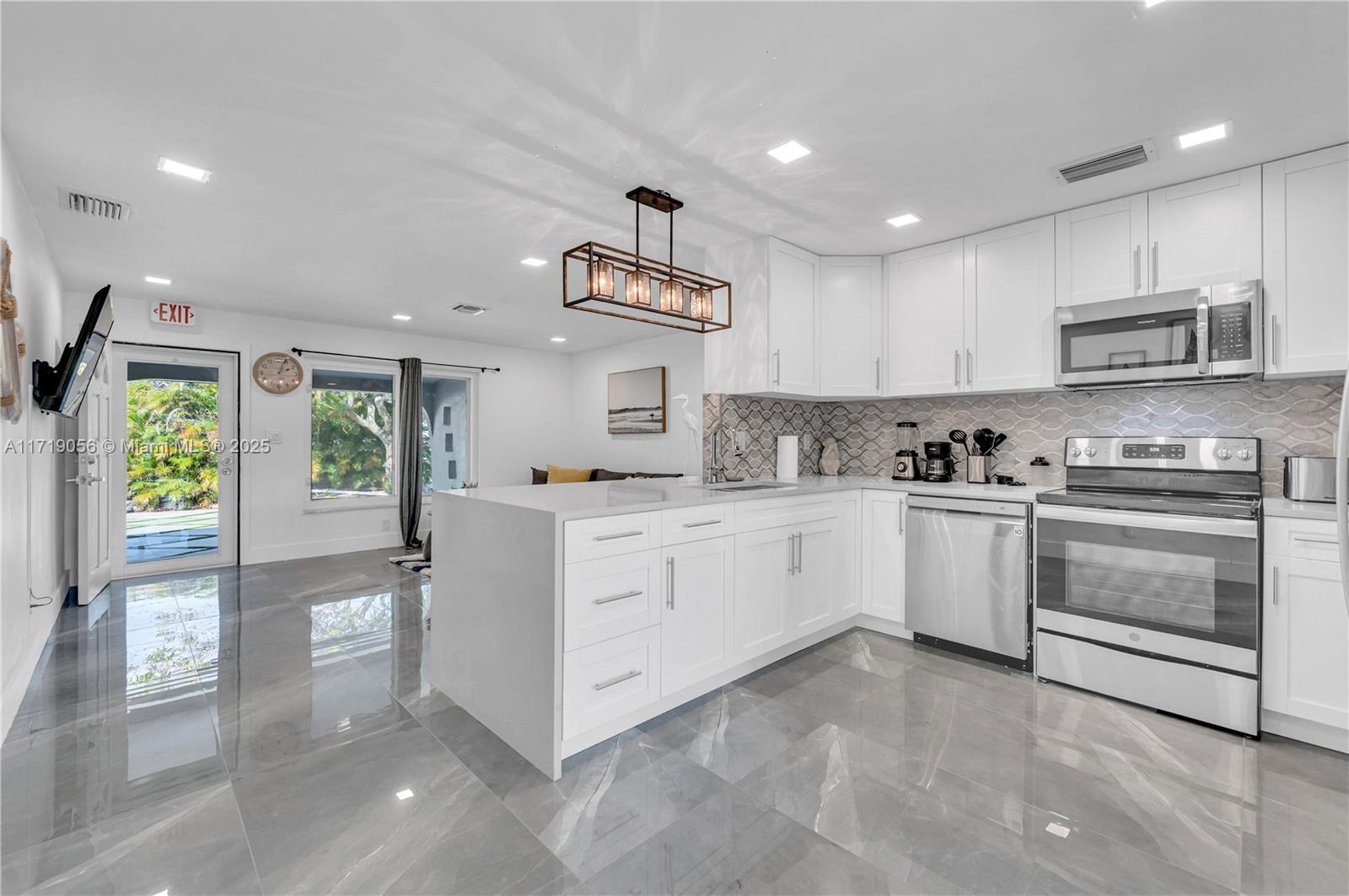 AVON ISLES - Residential