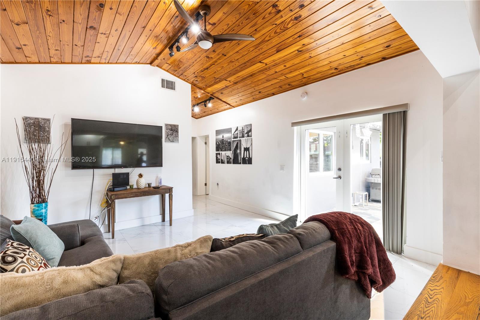 SHORECREST - Residential