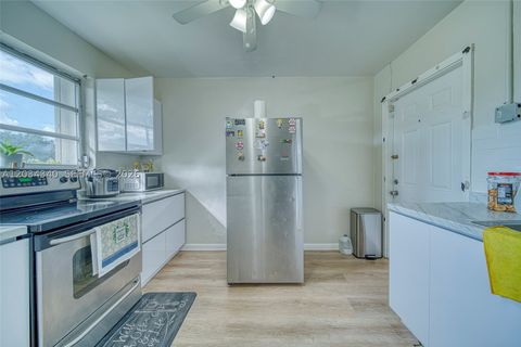 Tiny photo for 11331 SW 176 th St, Miami, FL 33157 (MLS # A12034340)
