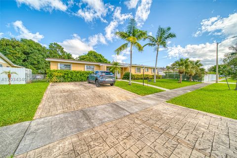 Tiny photo for 11331 SW 176 th St, Miami, FL 33157 (MLS # A12034340)