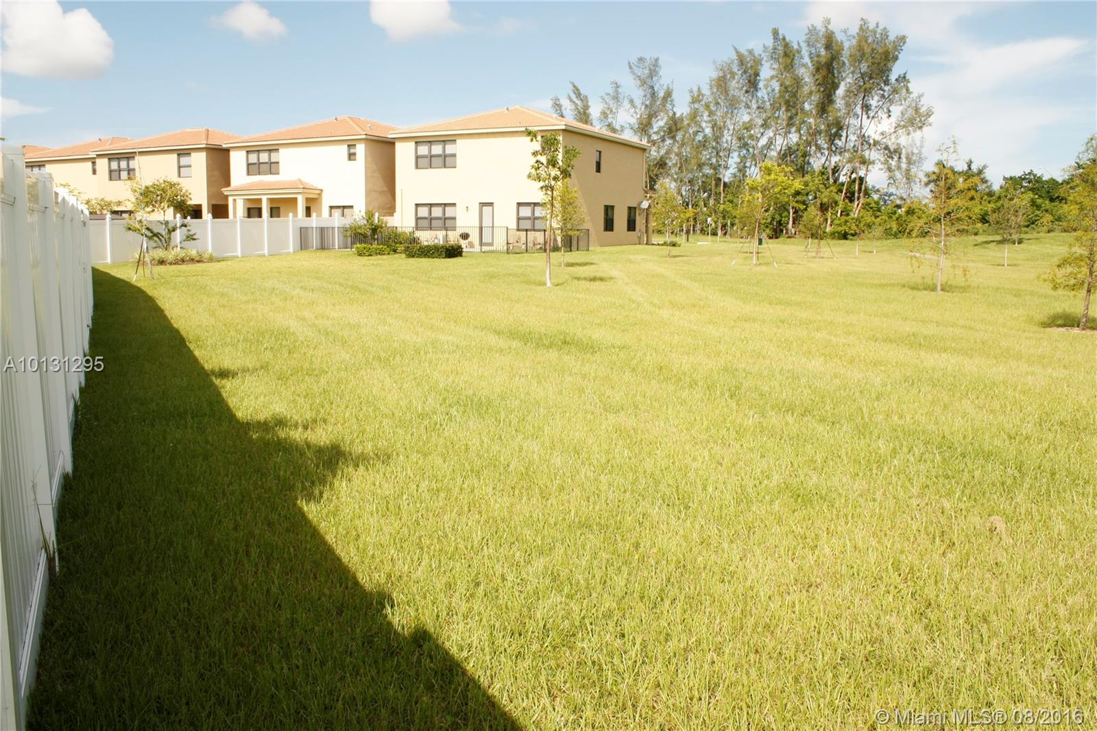 Champion Lakes - Residential