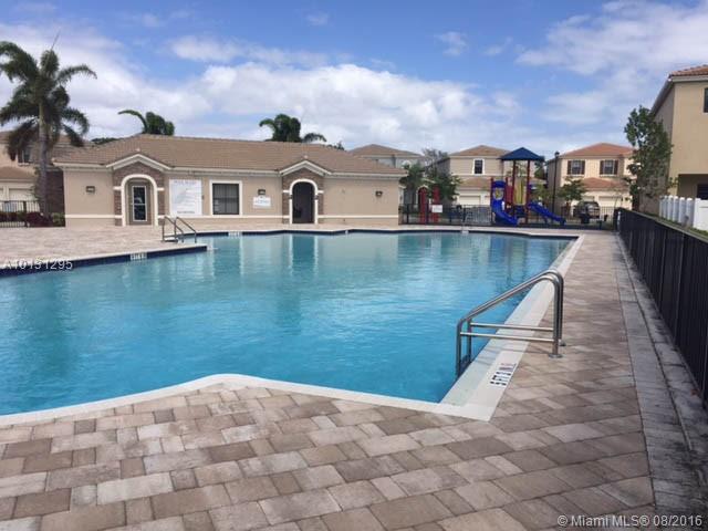 Champion Lakes - Residential