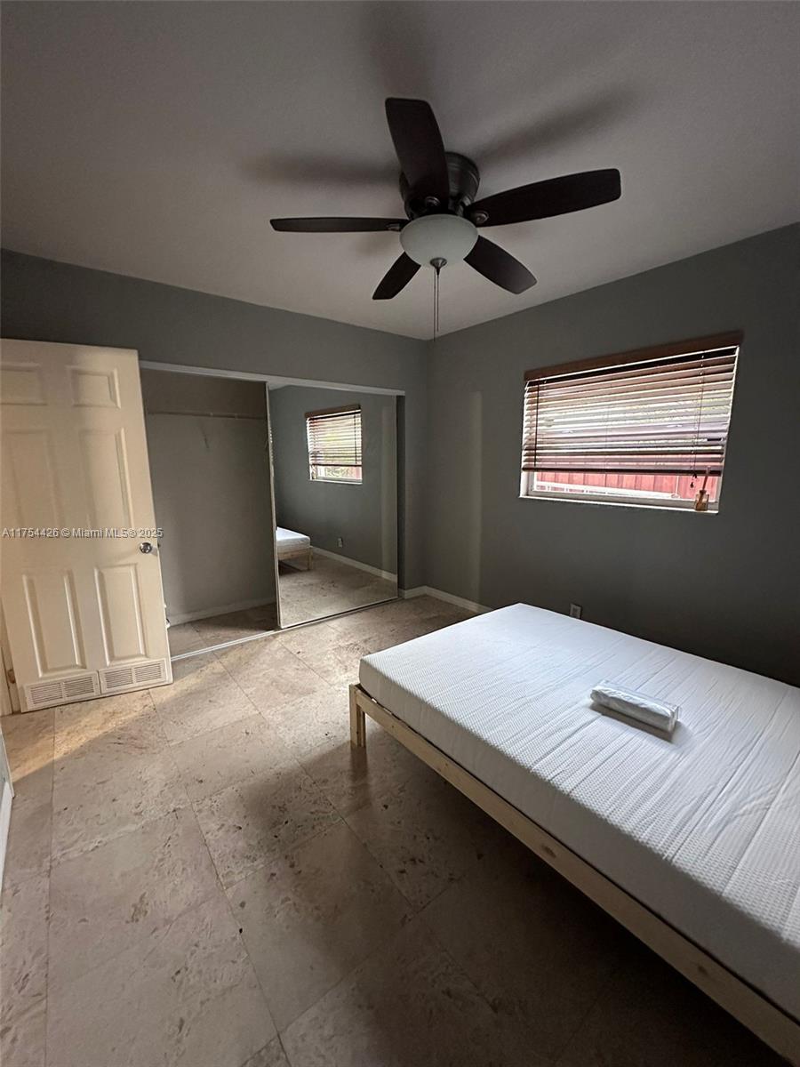 530 NE 15th Ct 1