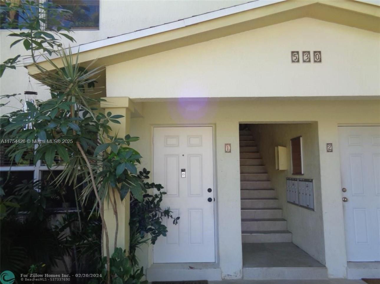 Property for Sale at 530 Ne 15th Ct 1, Fort Lauderdale, Broward County, Florida - Bedrooms: 2 
Bathrooms: 1  - $300,000