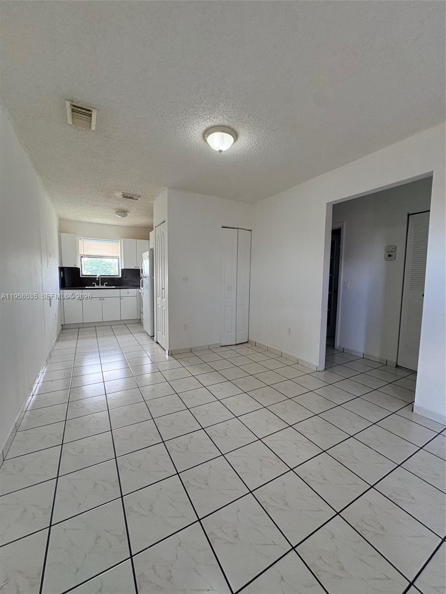 HIALEAH 4TH ADDN - Residential Lease