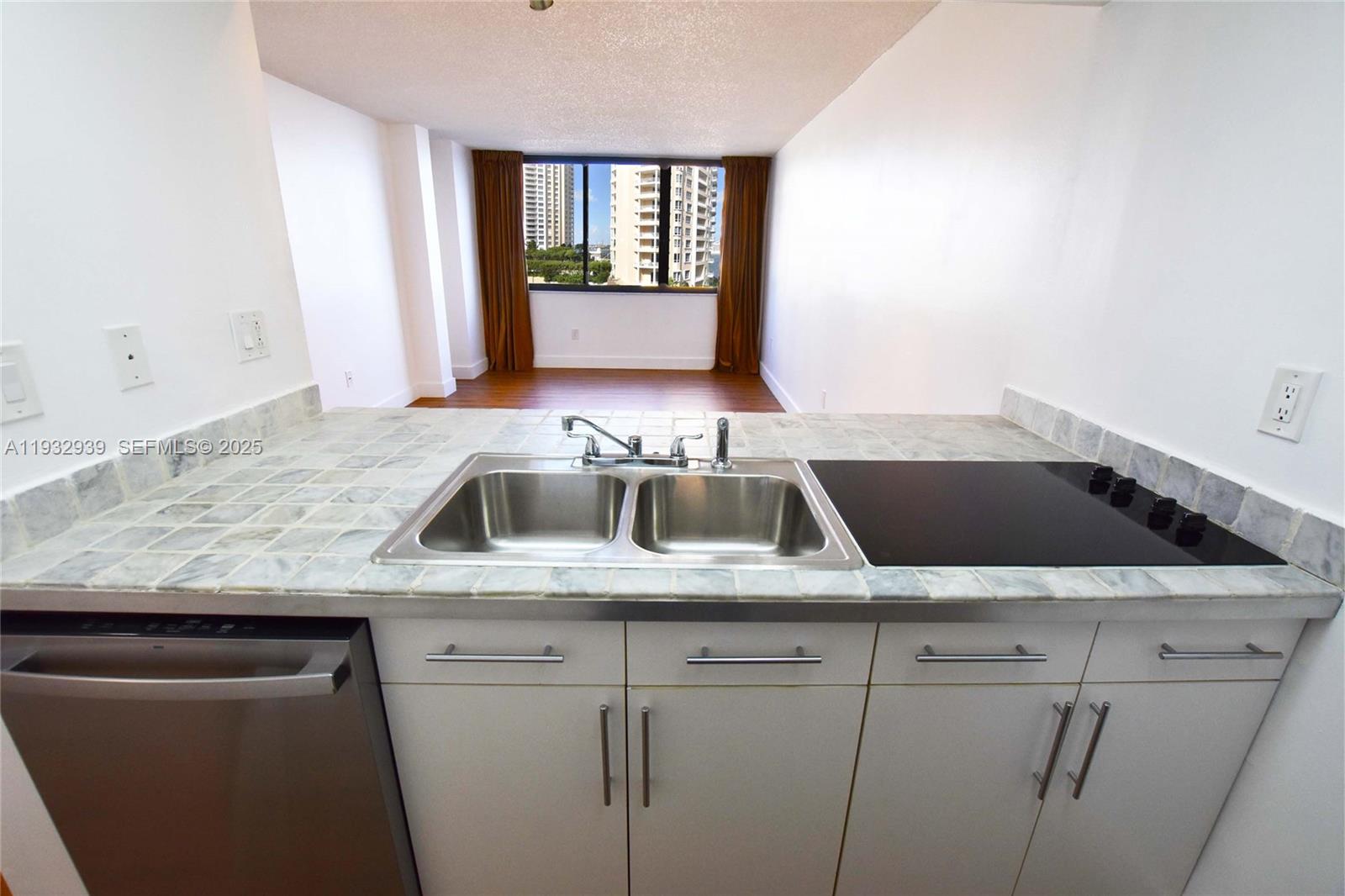 BRICKELL KEY II CONDO - Residential Lease